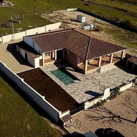 El Secreto De Los Perales Velada Luaran gambar